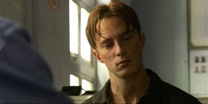 Who Plays Rafe in OBX: A Comprehensive Guide to the Heartthrob Actor